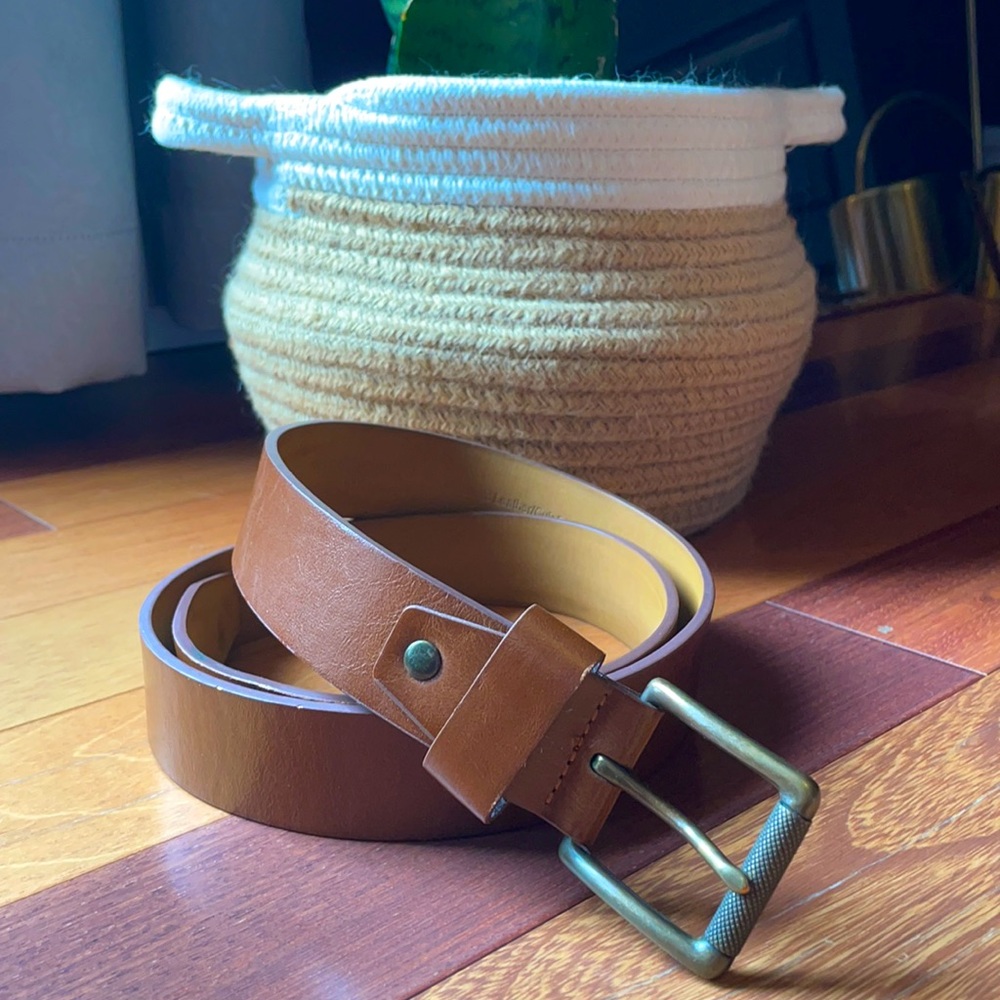 Banana Republic Brown Belt with Brass Buckle Detail, size 38 waist